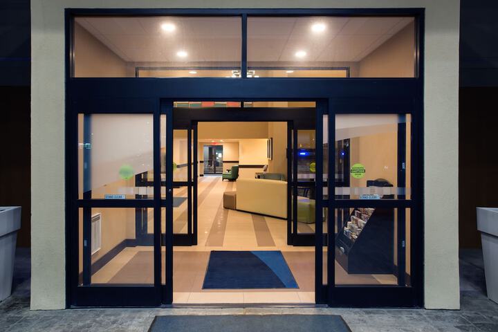 Hotel 8 of 60