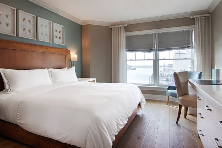 Room 46 of 110