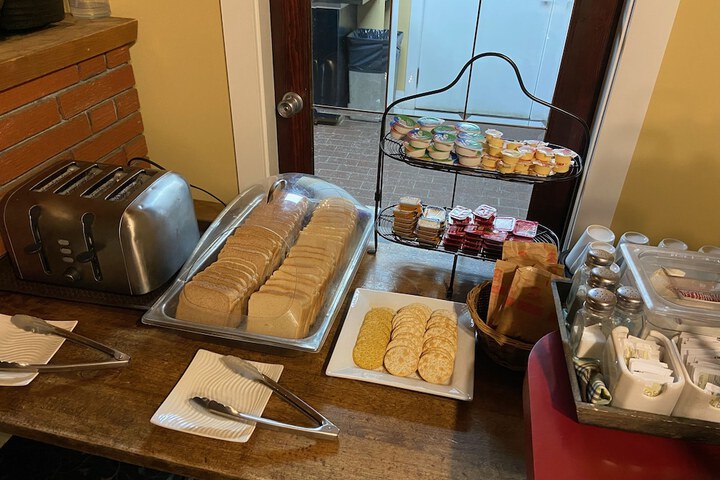 Breakfast/Coffee Service 10 of 13