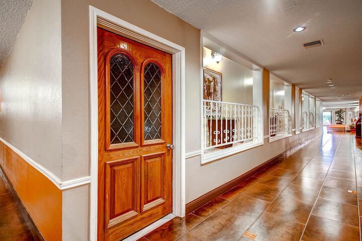 Ballroom/Hall 58 of 65