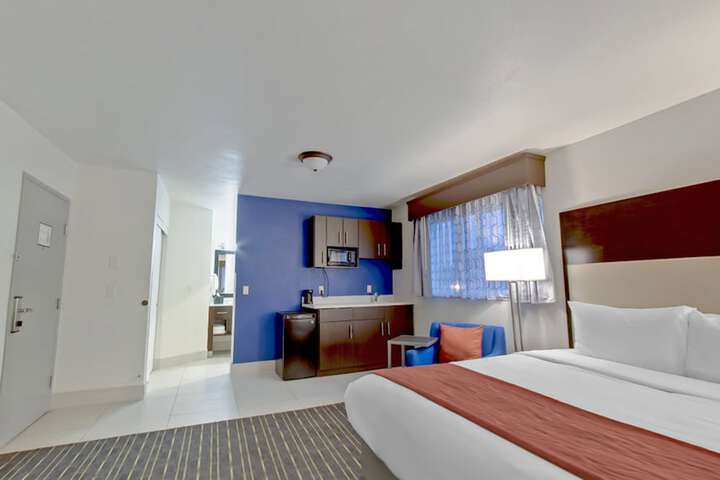 Room 30 of 42
