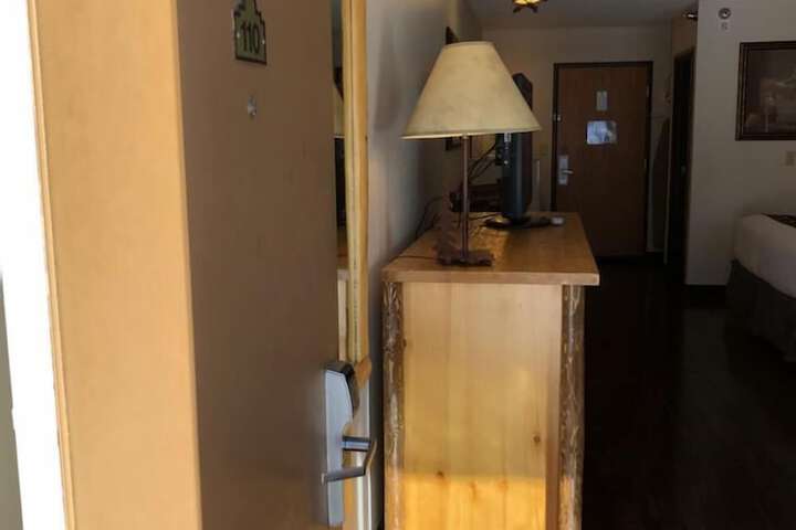 Room 30 of 61