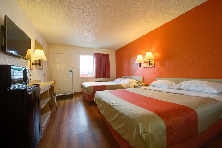 Room 12 of 33