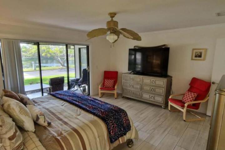 LUX VILLAs on beautiful Palmer Ranch