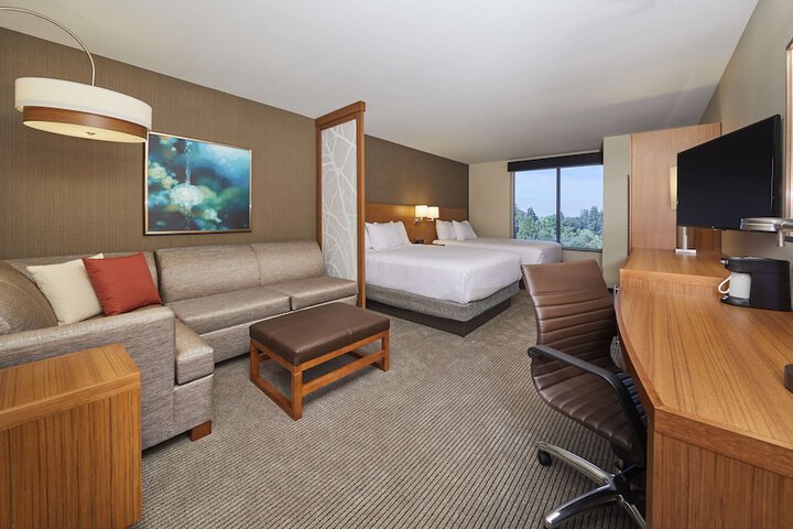 Room 27 of 43