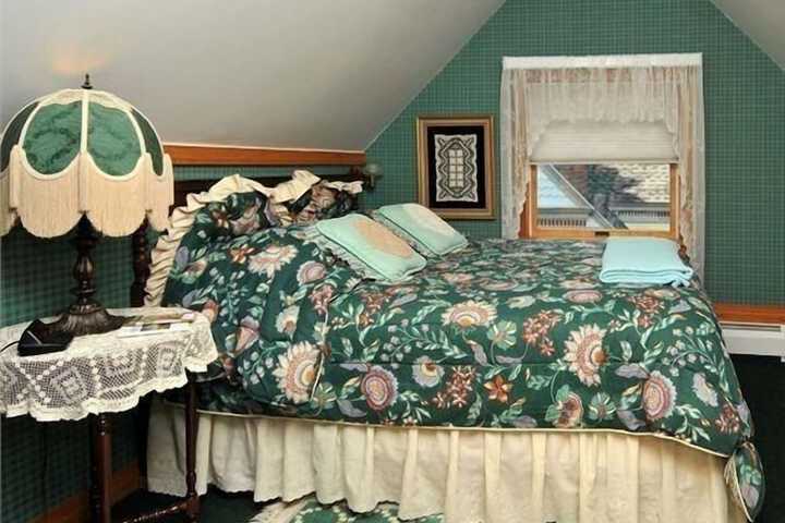 Victorian Loft B & B