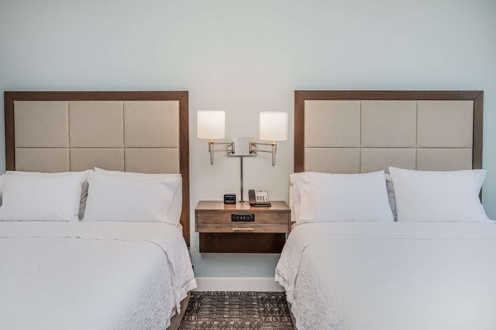 Hampton Inn & Suites Panama City Beach-Beachfront