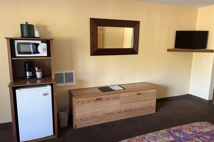 Room 146 of 443