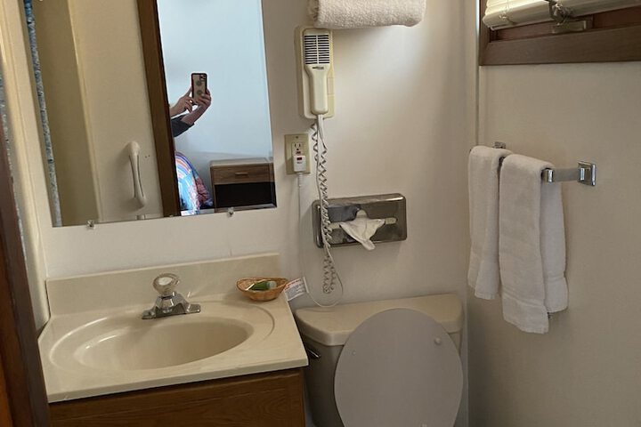 Room 25 of 39