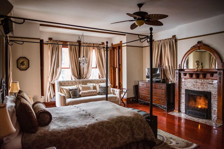 The Gage Mansion B & B