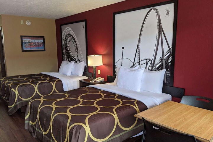 Room 13 of 30