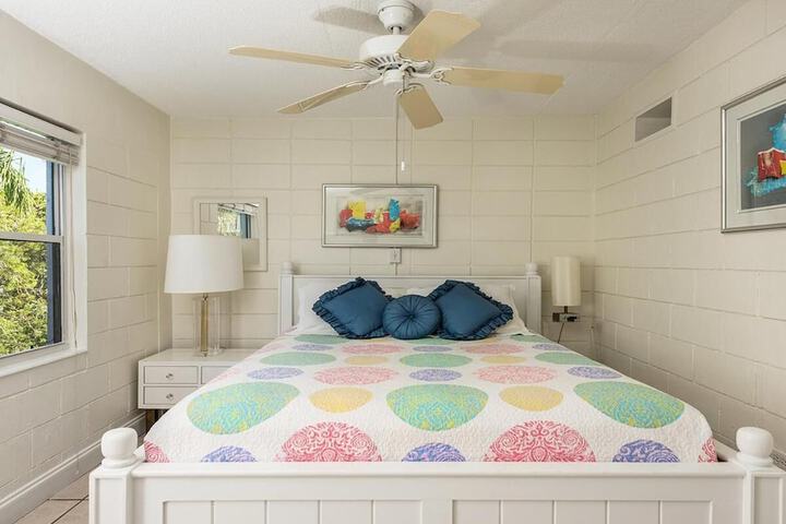 Room 25 of 60