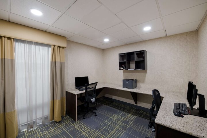 Business Center 38 of 39