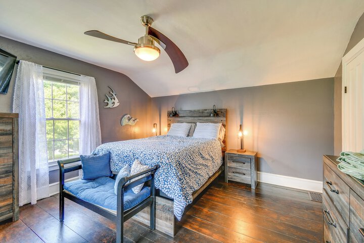 Sodus Point Home - Walkable to Beach!
