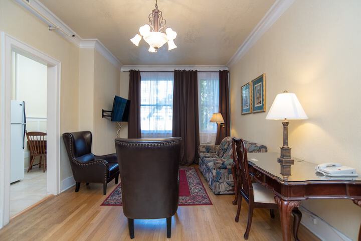 Room 34 of 40