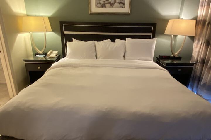 Room 9 of 30