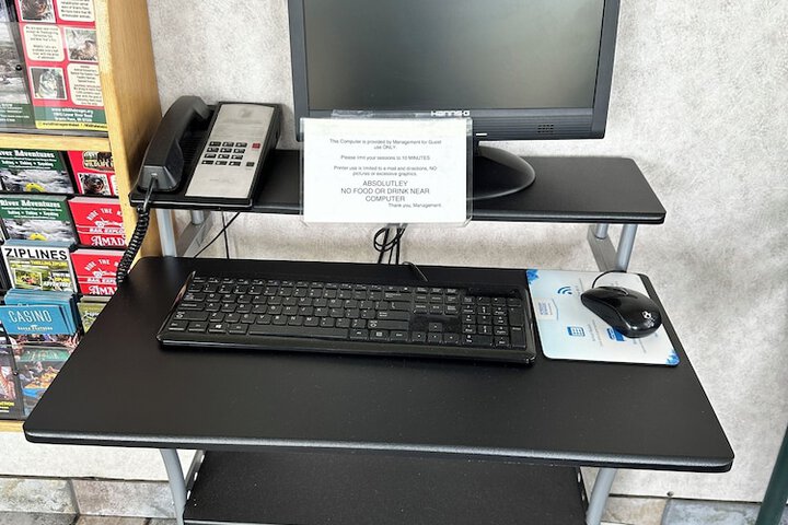 Business Center 28 of 28