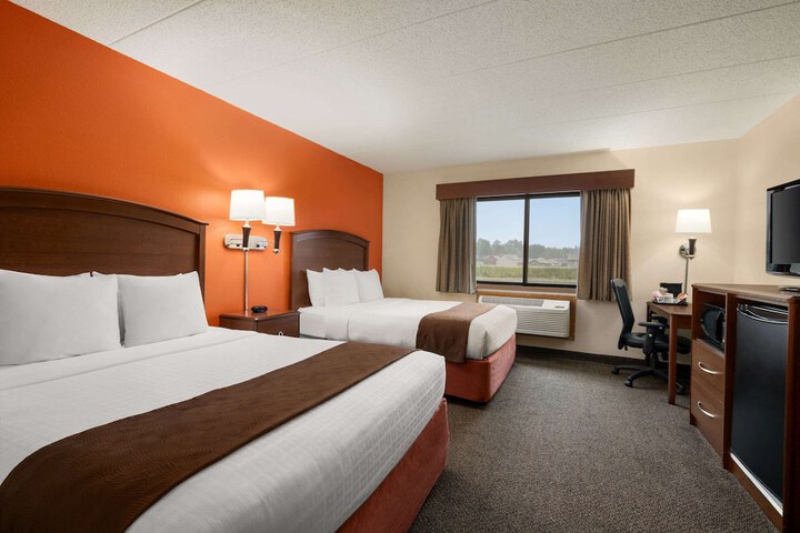 Room 33 of 48