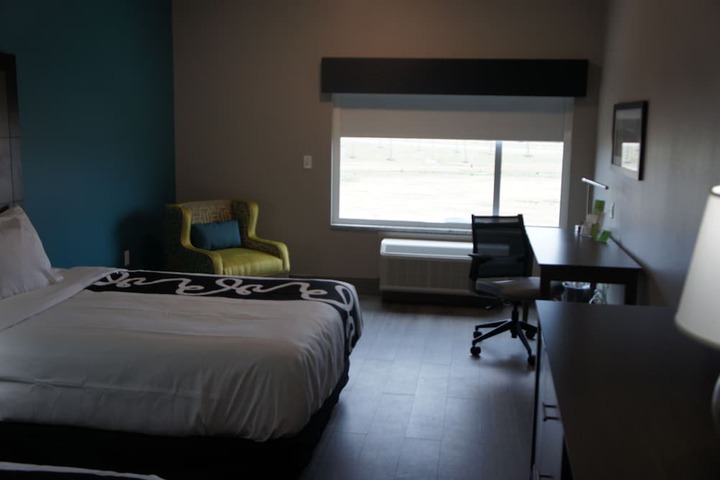 La Quinta Inn & Suites by Wyndham West Memphis