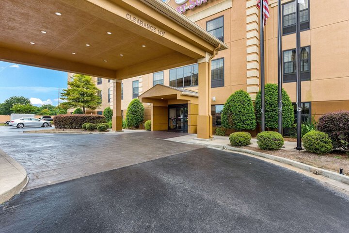 Hotel 5 of 68