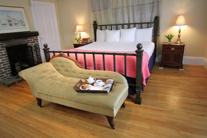 The Kennebunk Inn