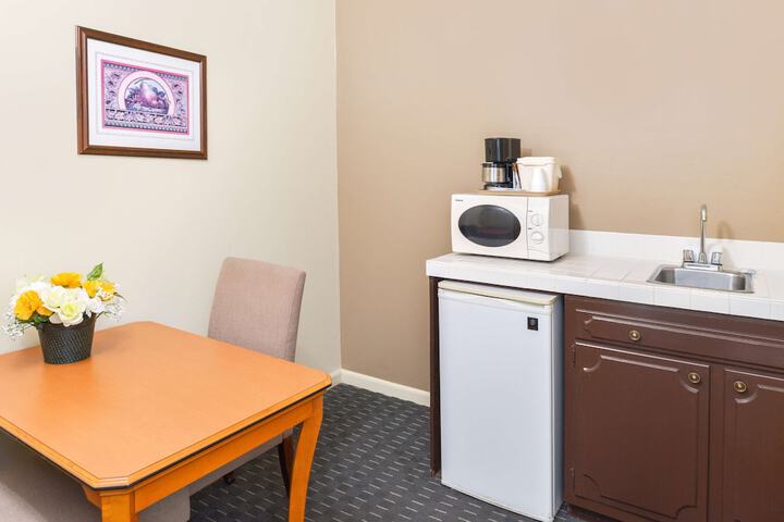 Room 13 of 19