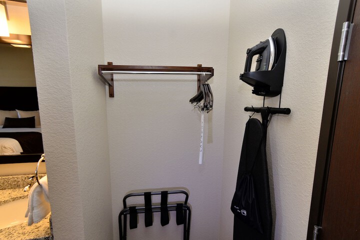 Room 30 of 105