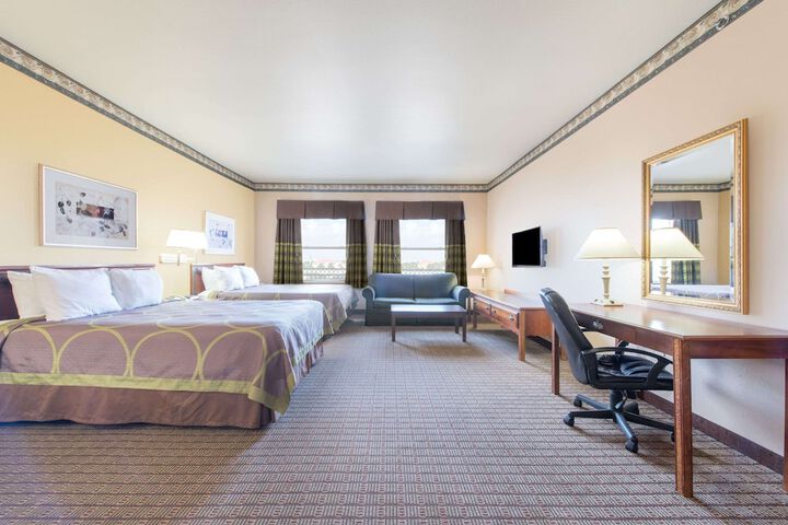 Room 12 of 18