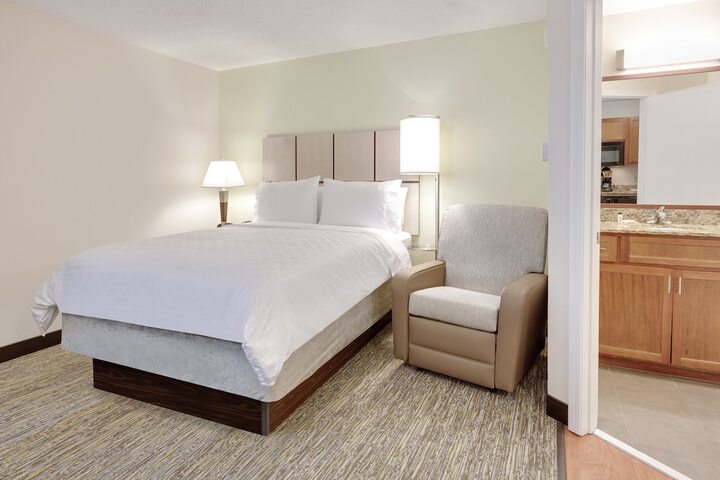 Room 16 of 26