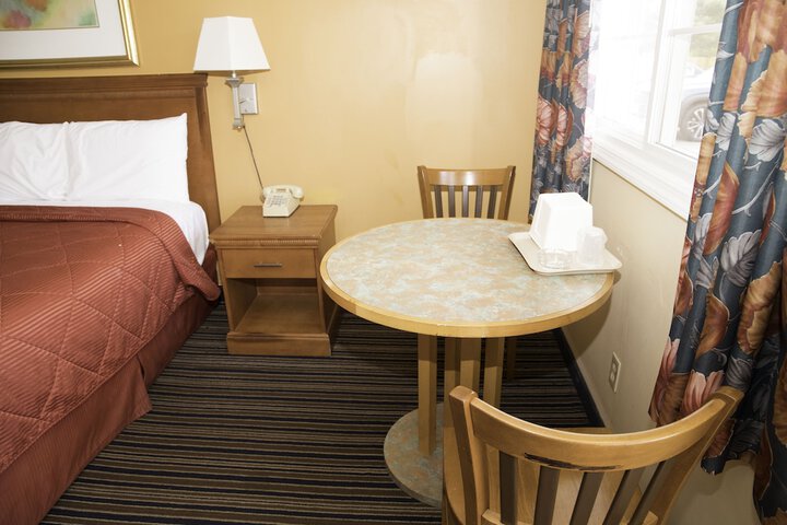 Room 32 of 37