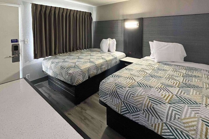 Room 21 of 37