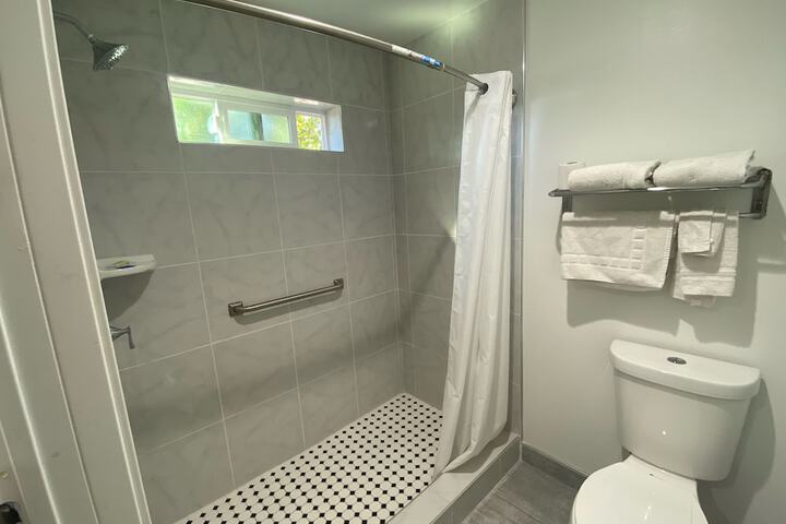 Room 7 of 19