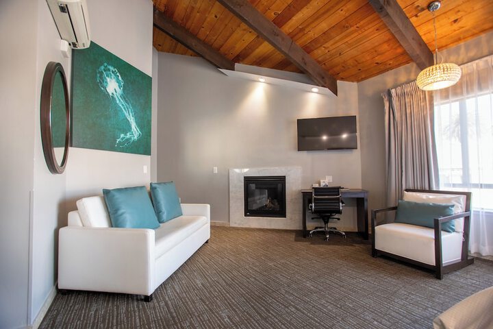 Room 15 of 42