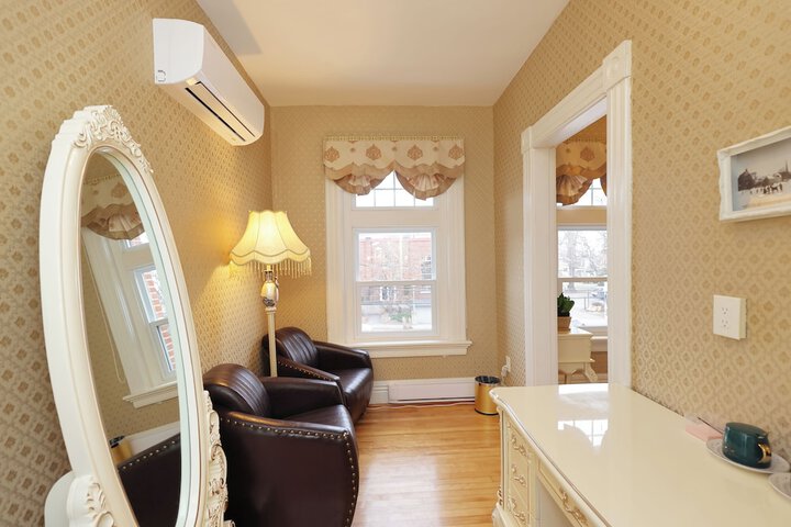 Room 150 of 252