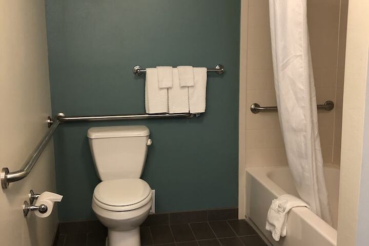 Sleep Inn & Suites Cumberland - LaVale