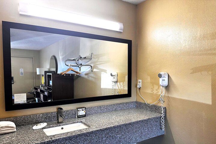 Super 8 by Wyndham Lafayette / Purdue Area