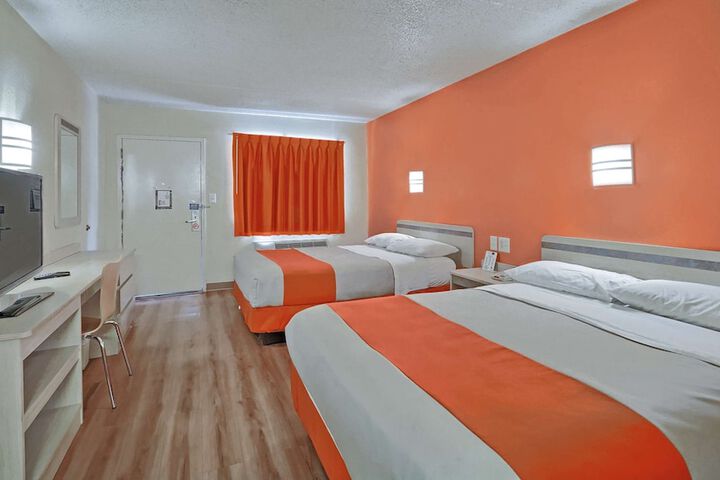 Room 14 of 17