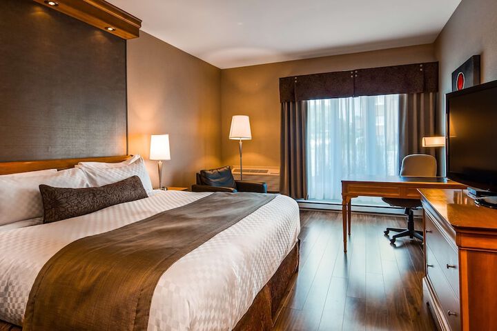 Room 11 of 24