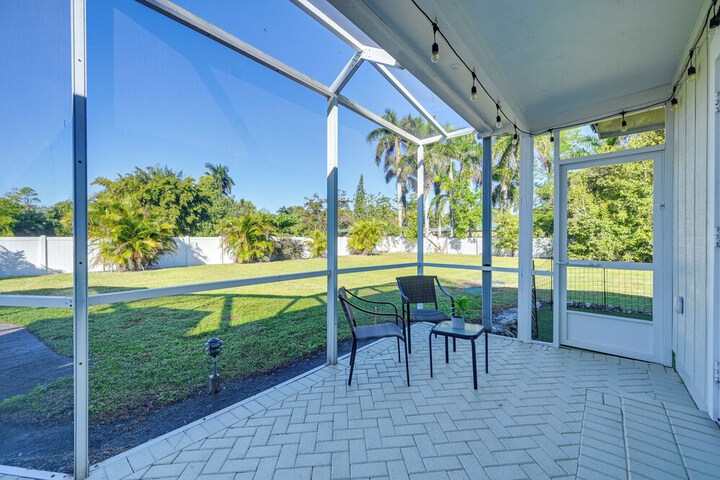 Naples Duplex Home w / Private Pool & Lanai!