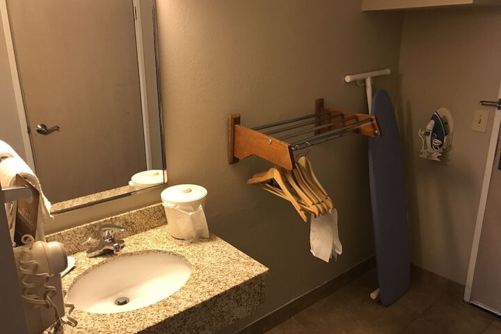 Room 17 of 30