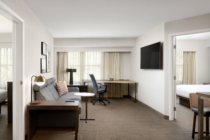 Room 33 of 73