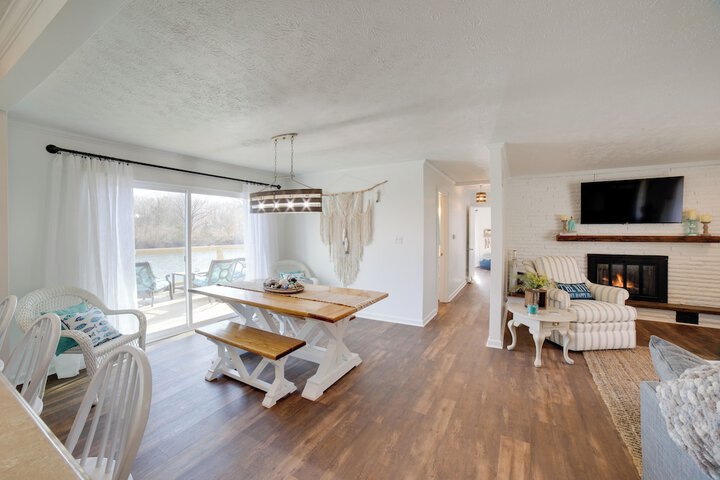 Charming Riverfront Retreat in Monticello!