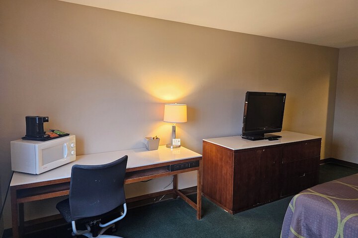 Room 25 of 49