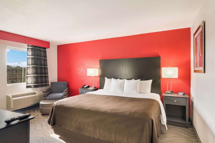 Room 43 of 65