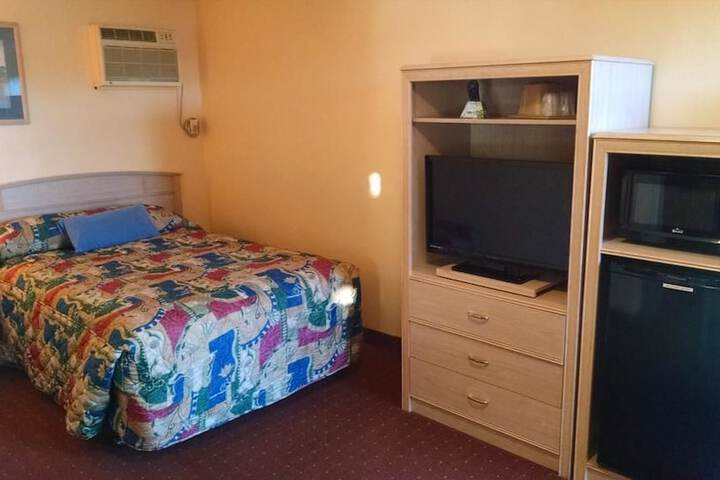 Room 10 of 19
