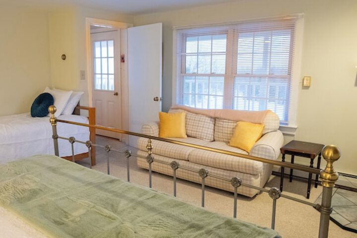 Room 33 of 50