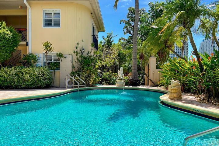 Pool 11 of 37