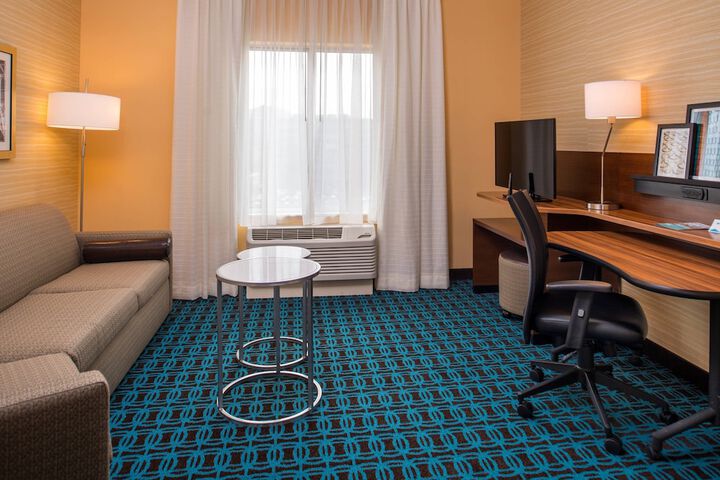 Fairfield Inn & Suites St. Louis Westport