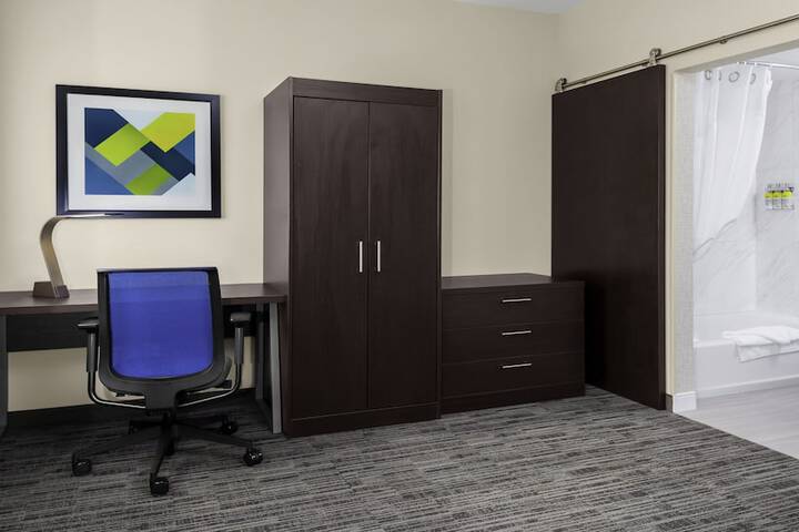 Room 17 of 52