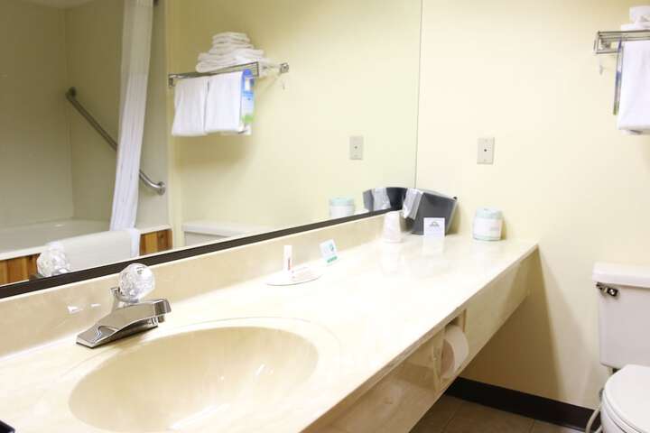 Quality Inn & Suites Frostburg - Cumberland